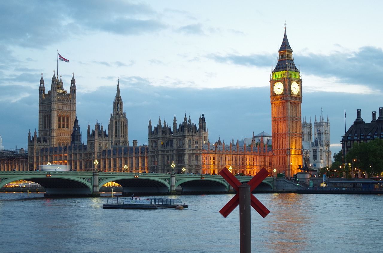 london-by-night-735085_1280